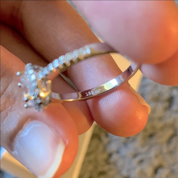 Center of My Universe Round Halo Ring - Picture 8 of 10